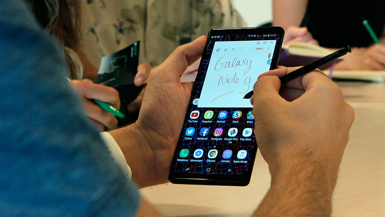 Le futur smartphone Samsung à écran pliable dévoile un peu plus