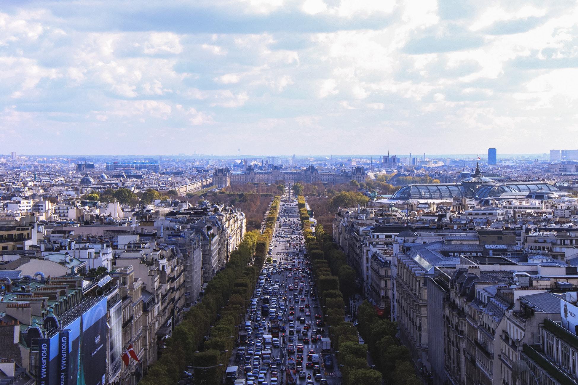 Xiaomi inaugure son magasin sur les Champs-Élysées