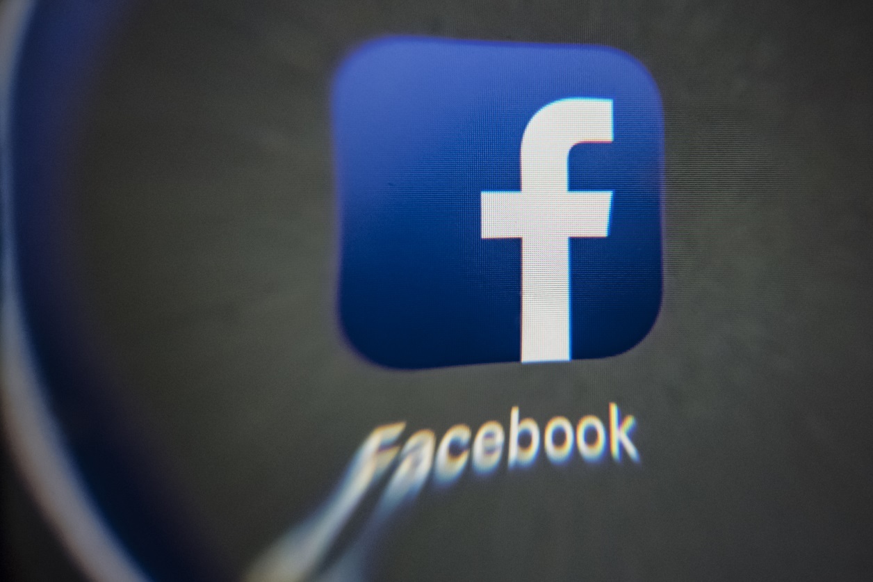 Facebook bannit six personnalités odieuses