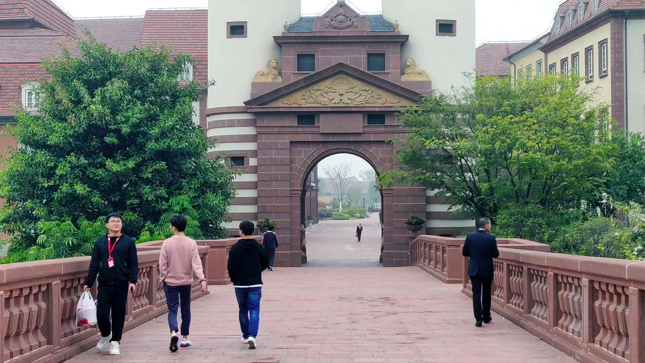 Nous avons visité le campus fou de Huawei en Chine