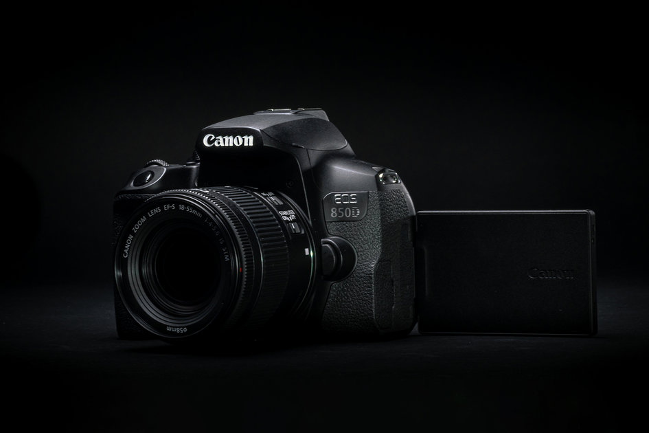 Canon EOS 850D vise à prouver pourquoi les reflex numériques sont toujours en vie et coup de pied