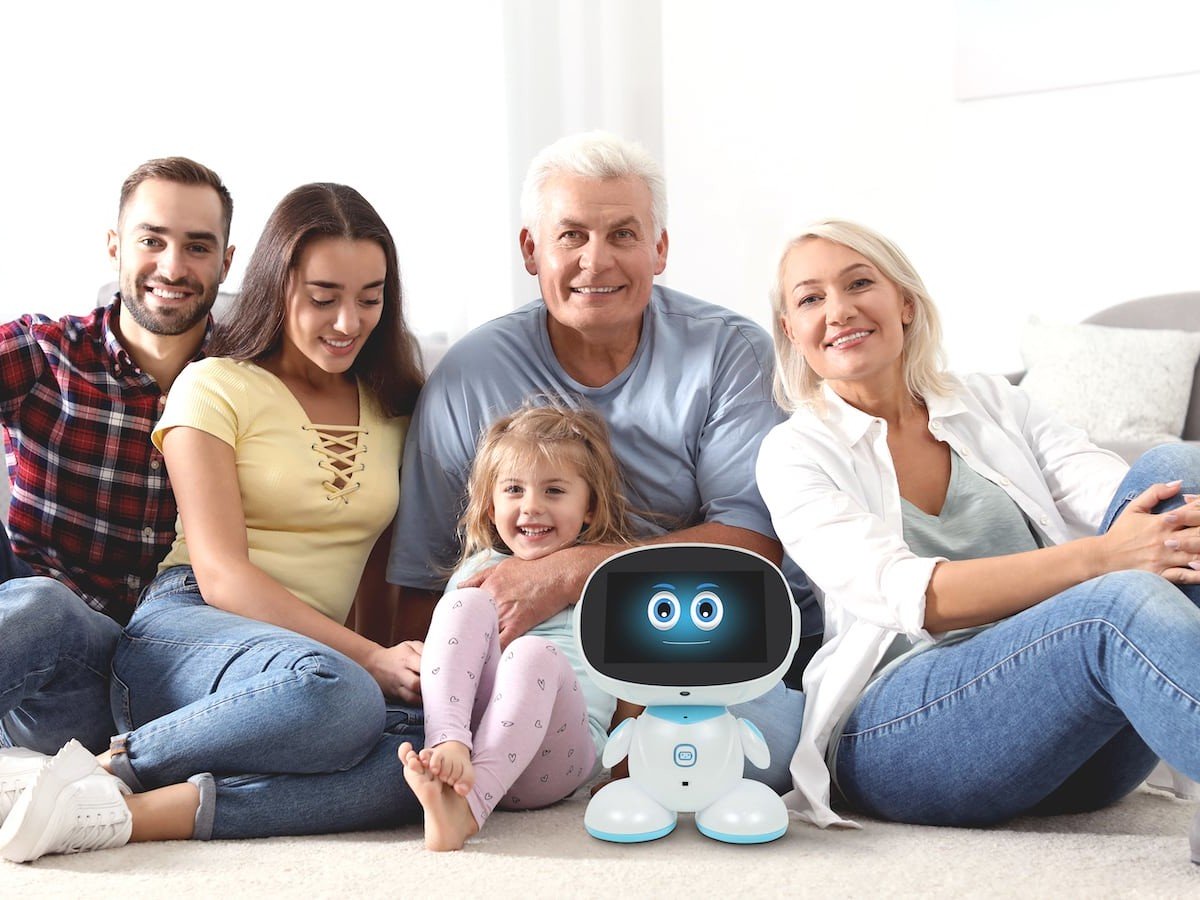 Ce robot familial social offre de la compagnie