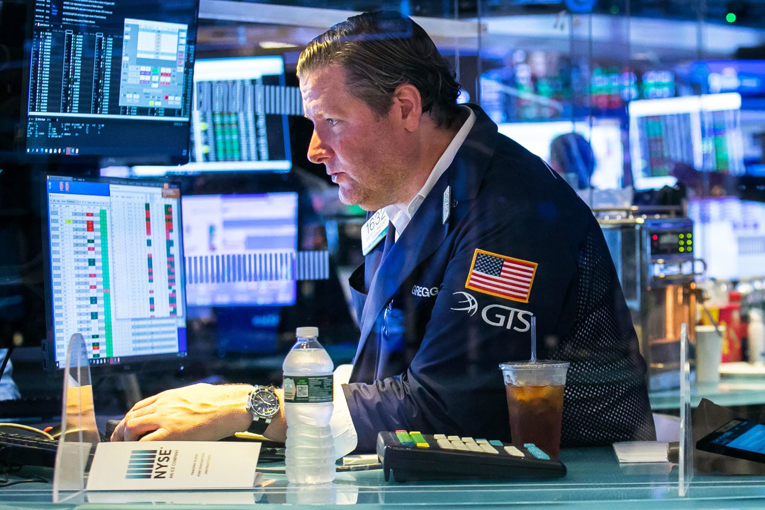 Les contrats à terme sur actions augmentent alors que le S&P 500 atteint un record, Wall Street s’apprête à lancer le deuxième semestre de 2021