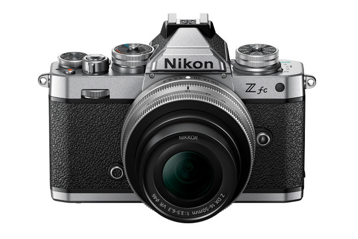 Nikon Z FC est un appareil photo sans miroir avec des racines de film rétro