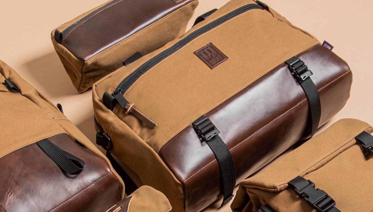 Topo Designs Commuter Briefcase Heritage Canvas Series est un sac 3-en-1 fabriqué aux États-Unis »Gadget Flow
