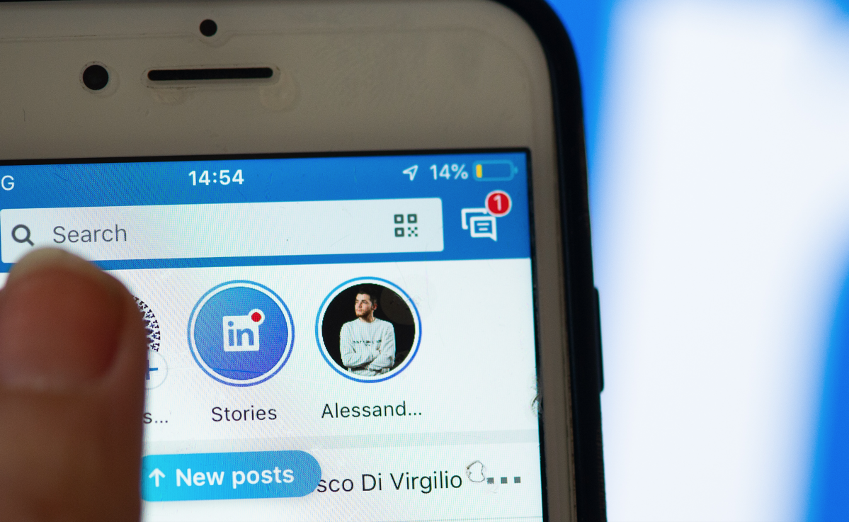 LinkedIn Axes Stories, promet une meilleure fonctionnalité vidéo à venir
